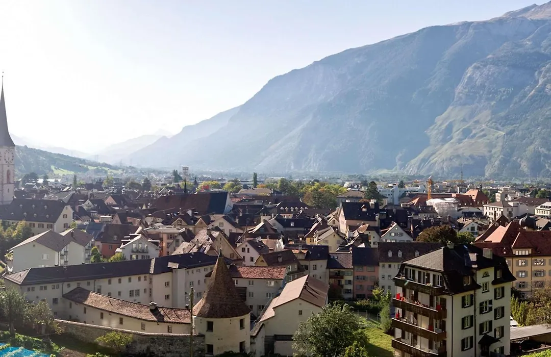 Ibis Chur-1